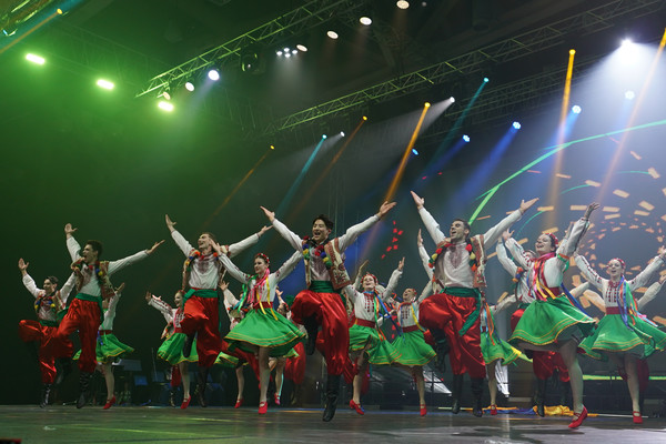우크라이나 댄스팀.